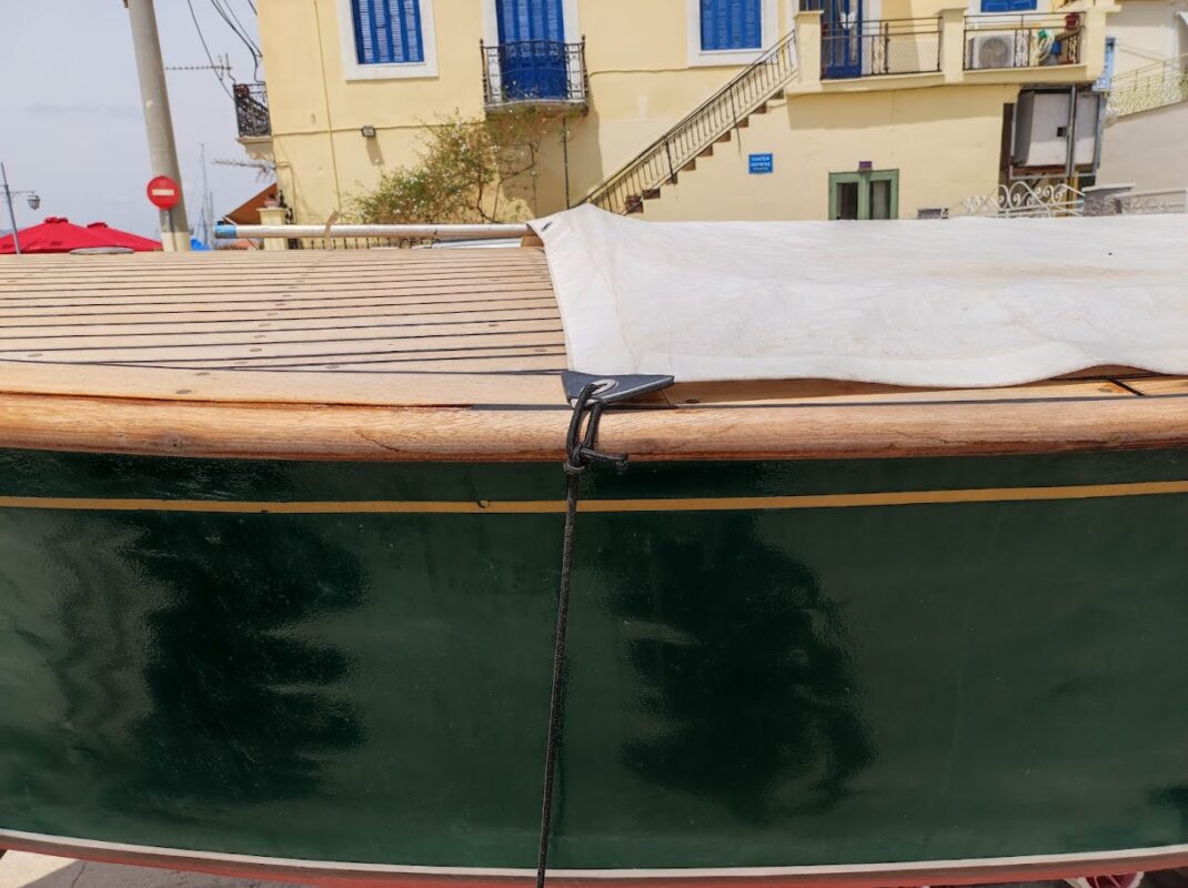 μουσαμασ καλύπτει βάρκα